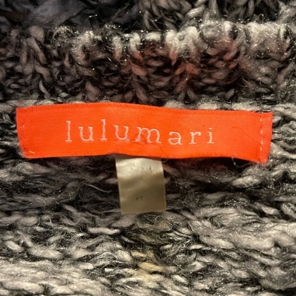 Lulumari S/M Women’s‎ grey cable knit high low long sleeve crew neck sweater